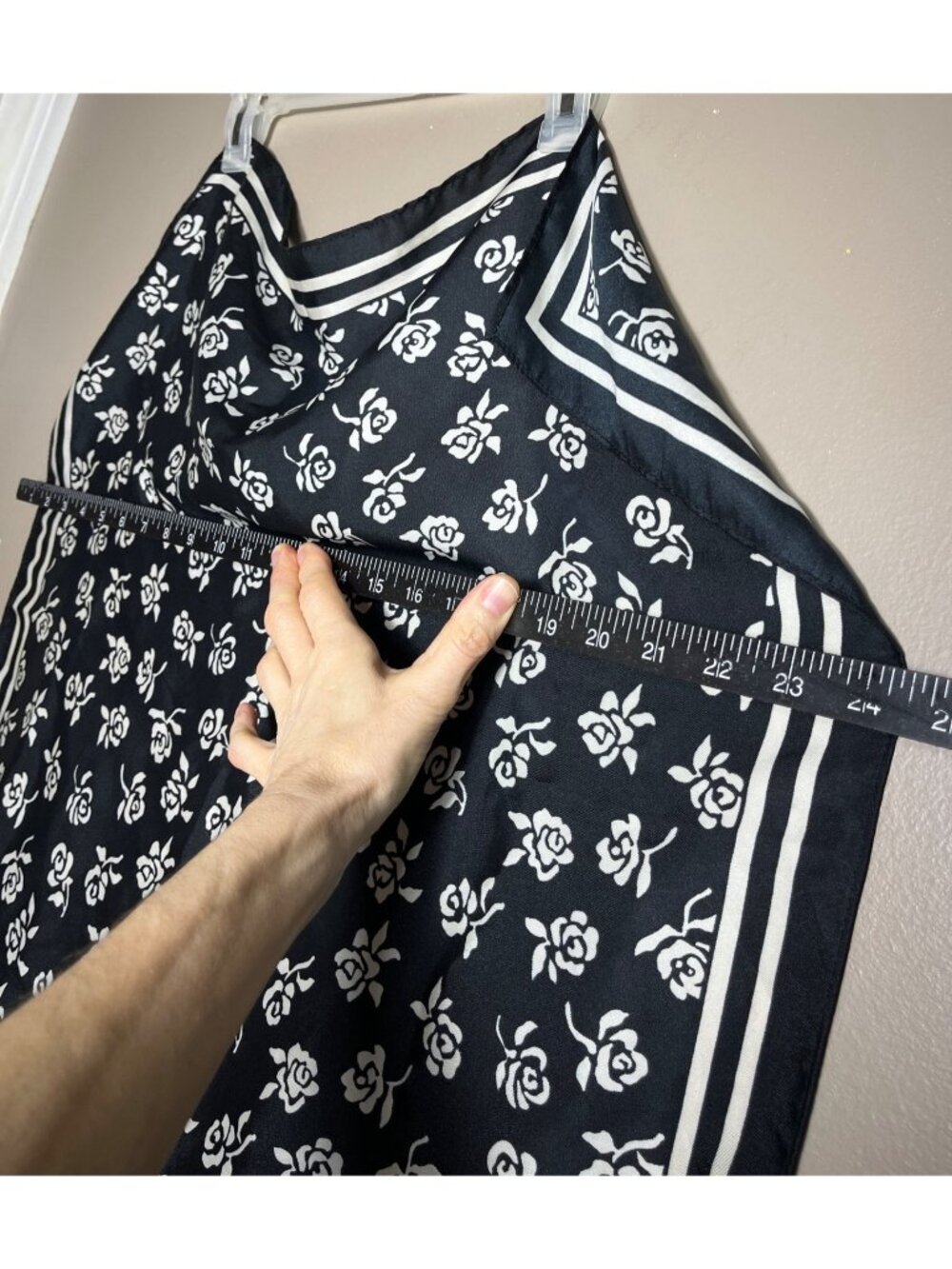 Vtg Black Floral Scarf 24" Square Floppy Acetate Classic Capsule Preppy Womens - Picture 4 of 6